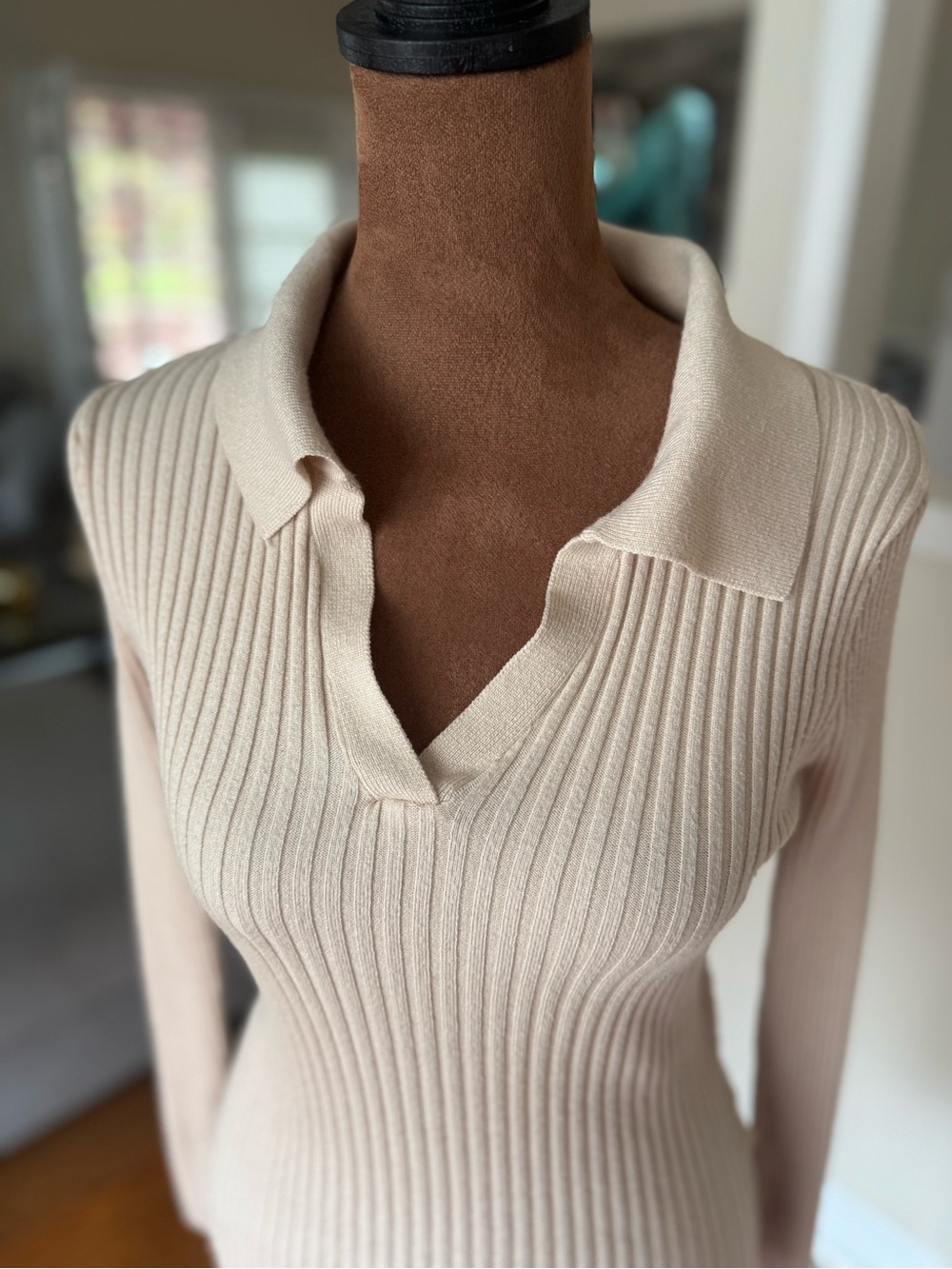 Women’s Ribbed V-Neck Polo Sweater in Beige - Picture 3 of 6